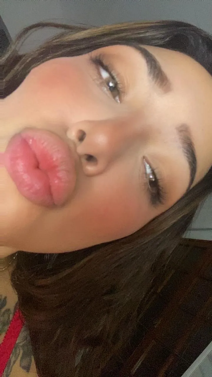 Do my lips belong here