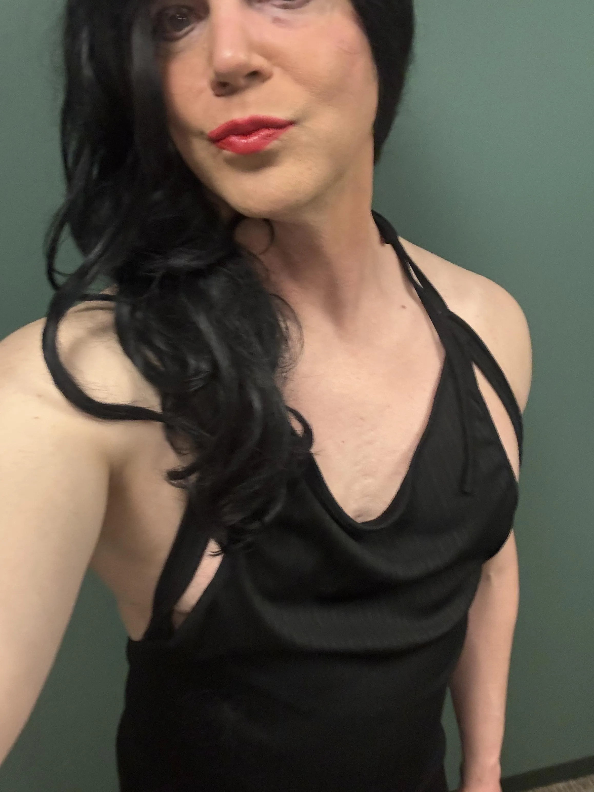 I turned some heads last night when I went out a sissy gurl. It was an intoxicating feeling.