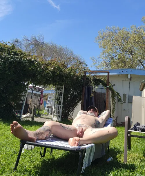 Lunch break tanning time