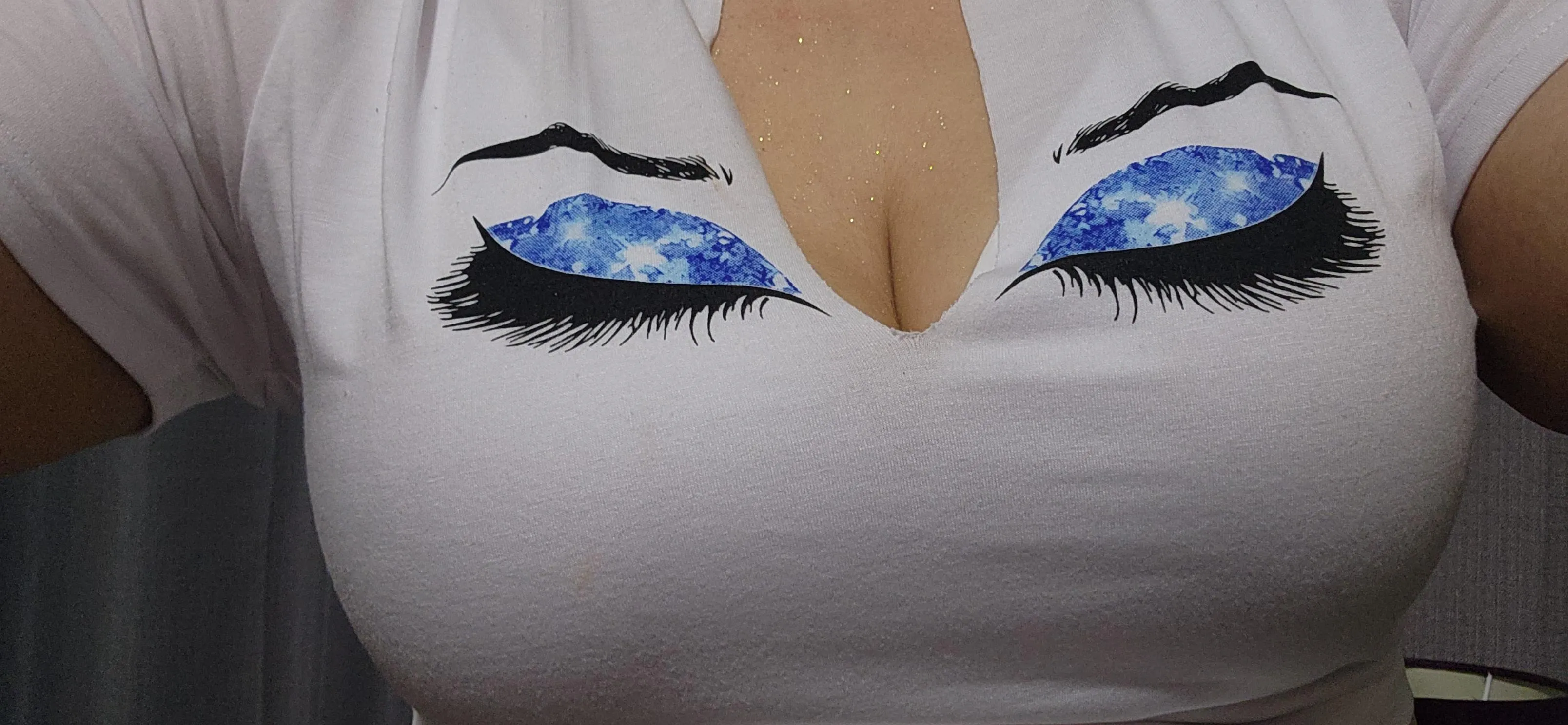 My eyes are up here lol