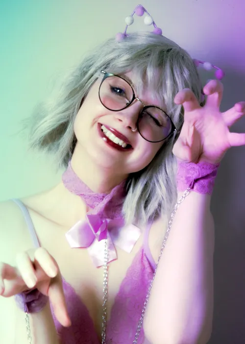 My paws don't leave any scratches