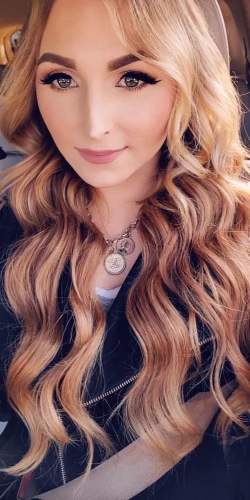 One thing no one can ever get a leg up on me with, my crowning glory 👑