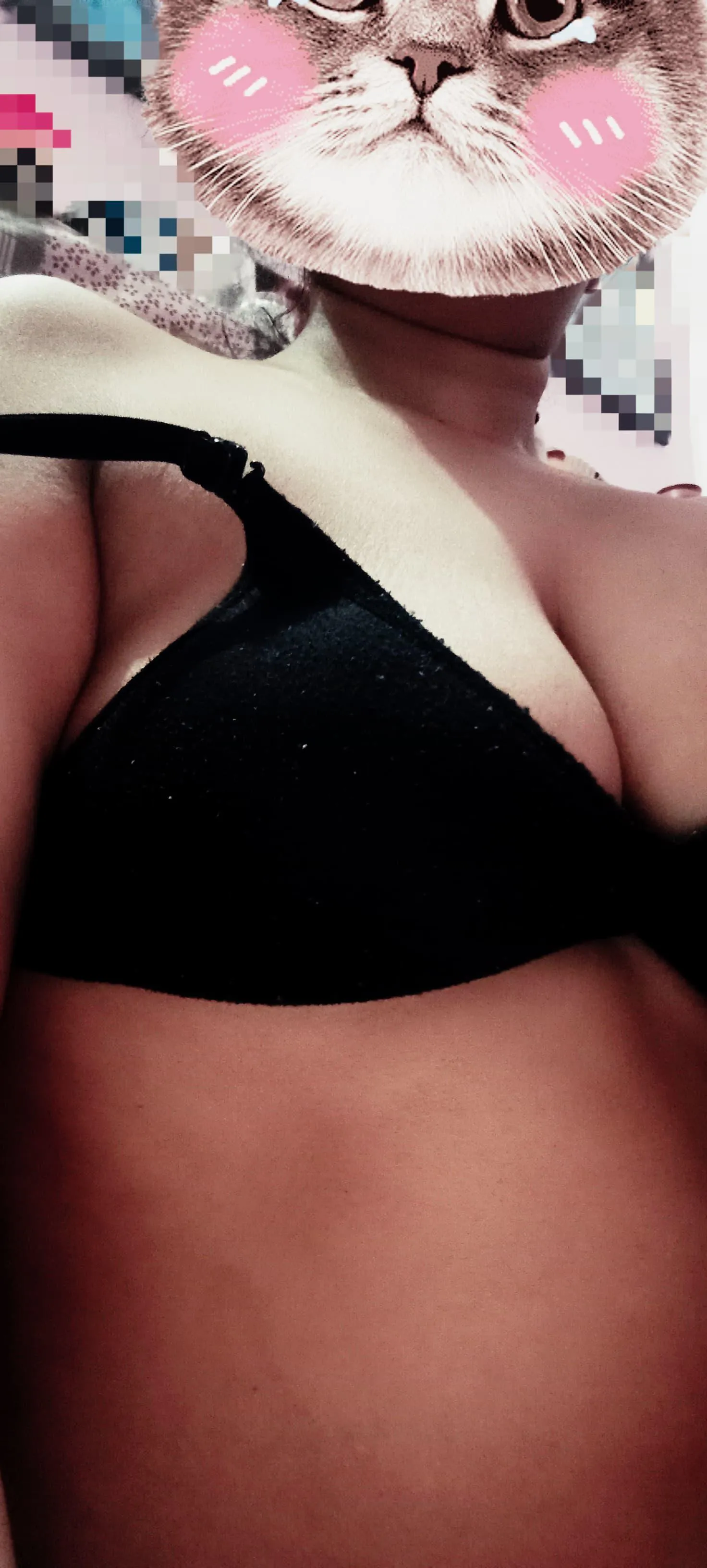 Squeeze me pls !! 💋