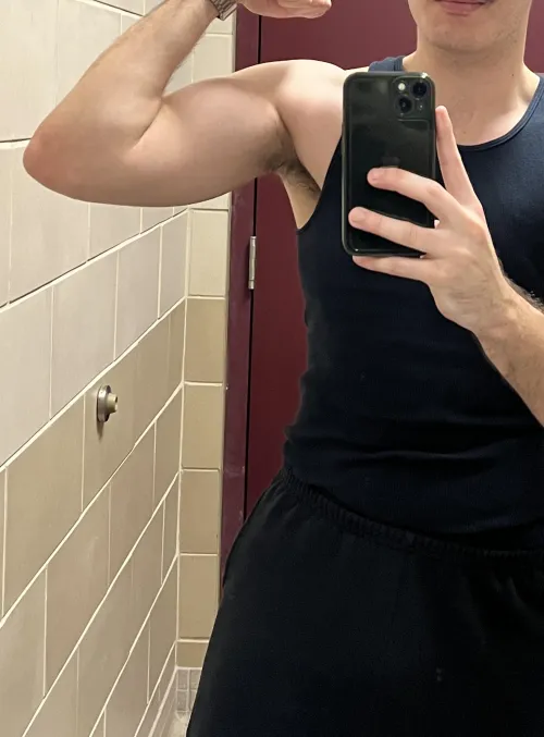 24 m seeking bi married jerk bud