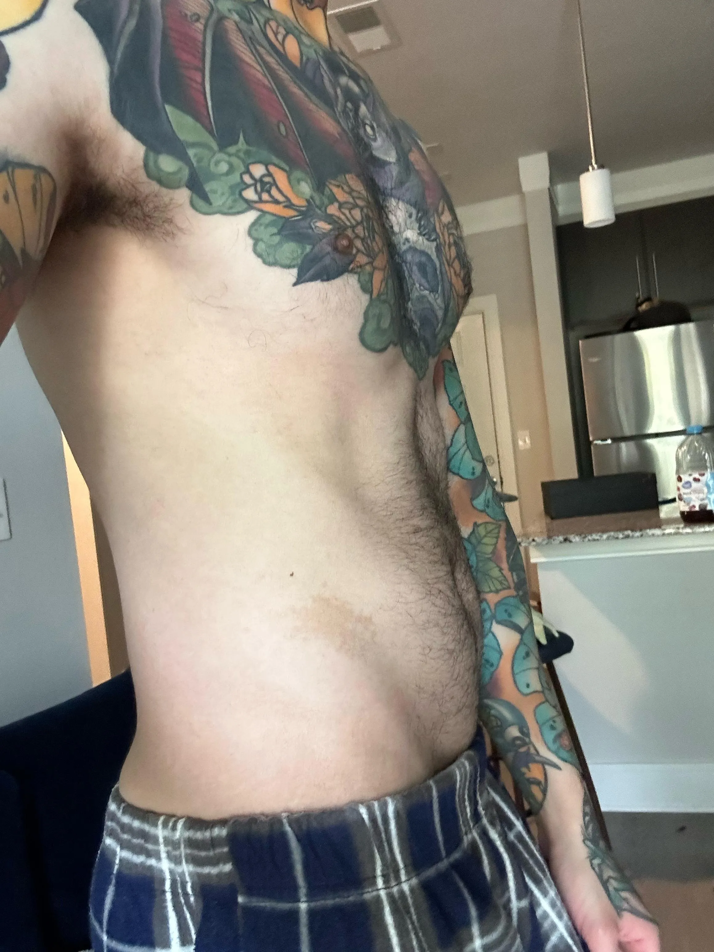 32m, looking for dad type guy to make out and suck cock with