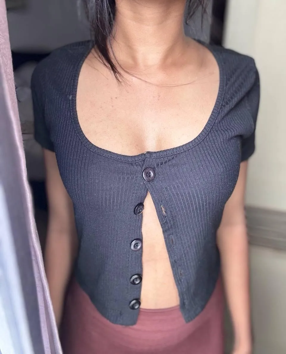 Does my neck look like the perfect place to leave a mark?