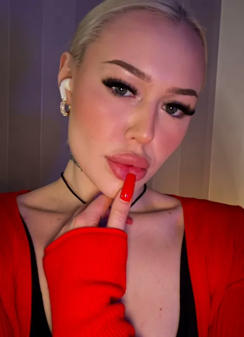 Dripping in gloss, pouting on purpose.. yeah, I know exactly what you're thinking.