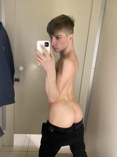 Fuck in changing room? 😏