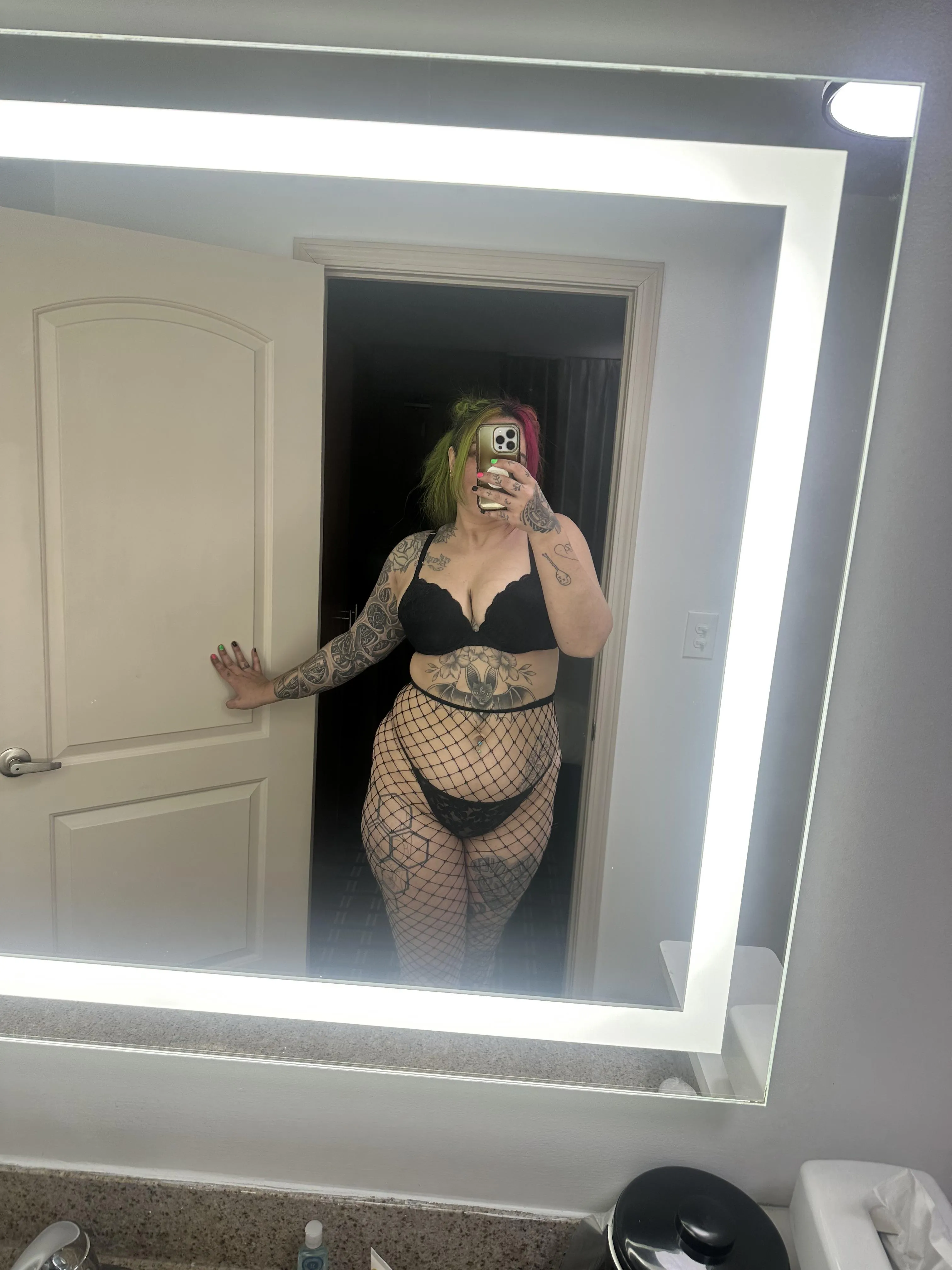 Had a fun night in Nashville but this cincy wife is happy to be back in Ohio.