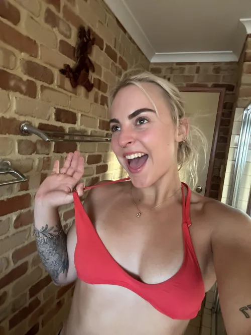 I'm picking random Redditors to send nudes to, who's in (only the first 75)