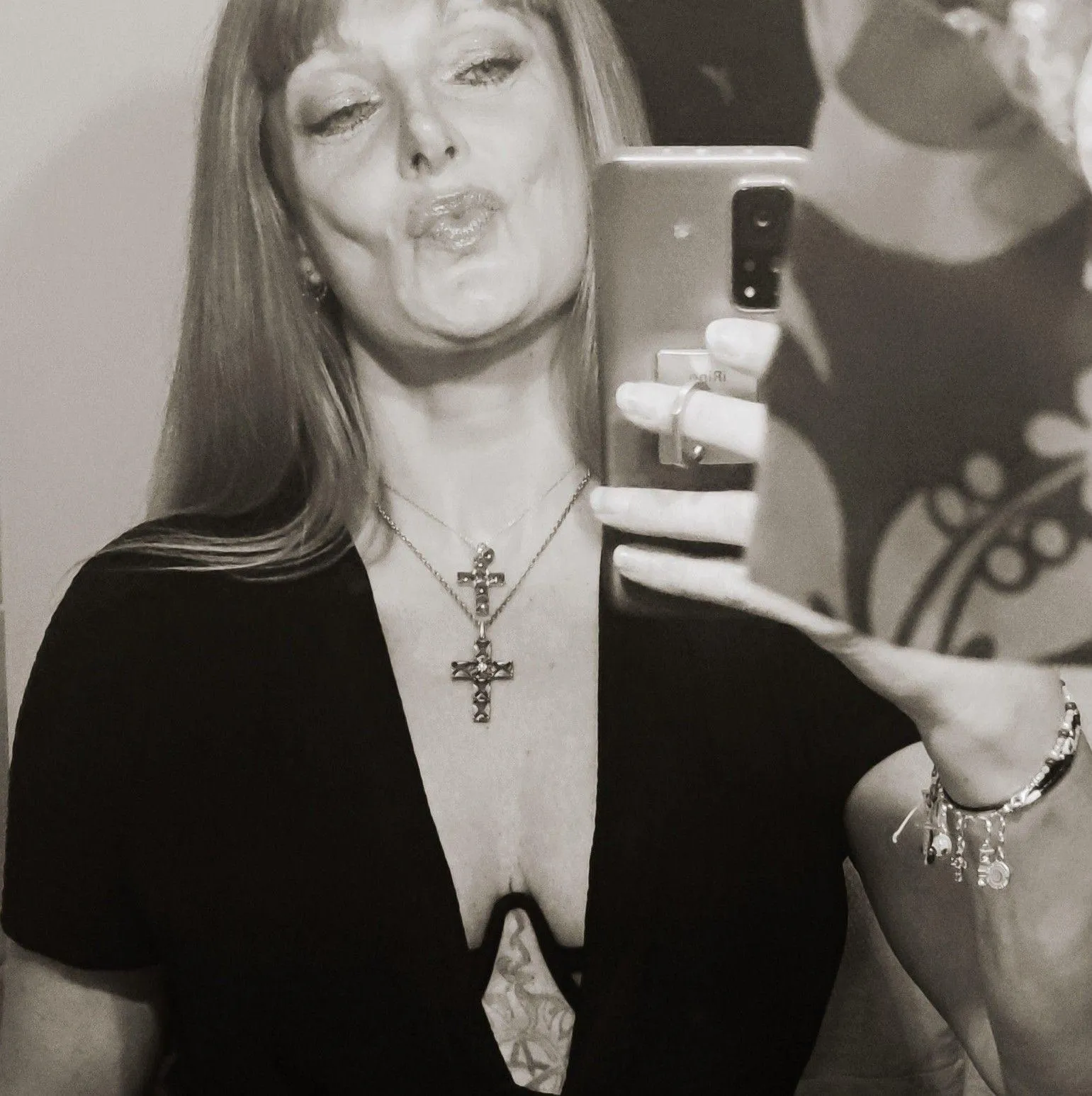 J'espère que tu aimes aussi le noir et blanc ? :)