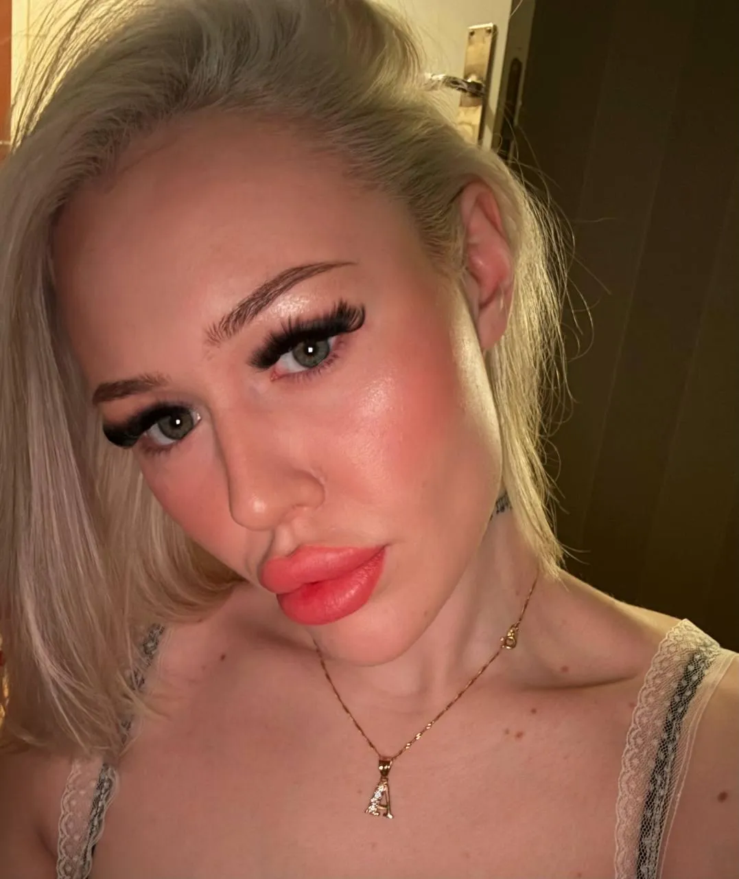 Lip service? Oh babe, I excel at that.