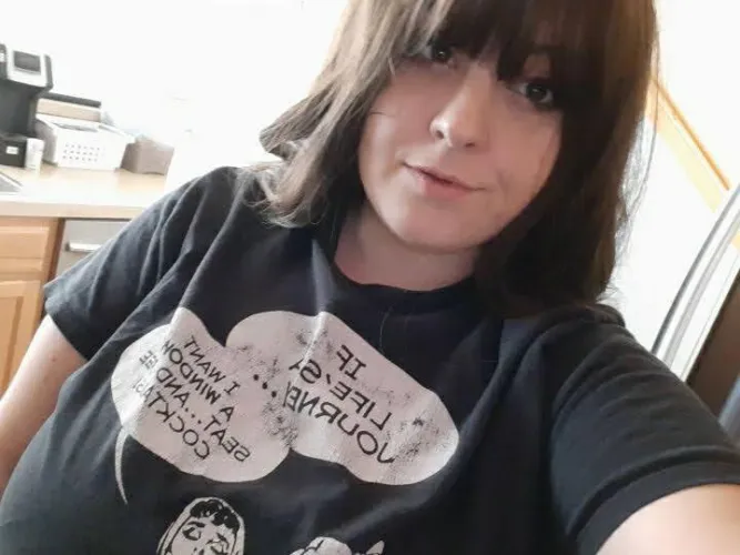 Looking for a Daddy who’s ready to invest in me, emotionally and beyond. I’ve spent too long being unappreciated—it’s time to focus on my happiness. Ready to build something genuine! 🌹💎