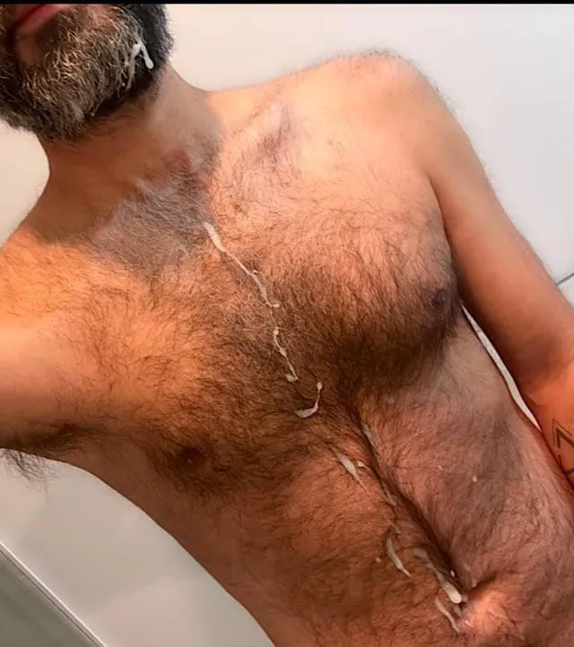 Love the feeling of cum across my beard and chest