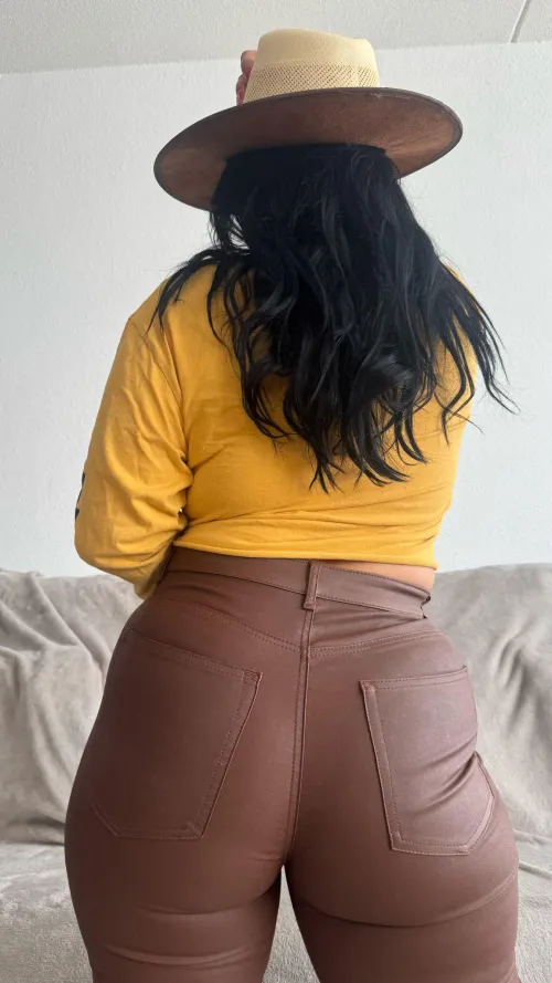 ❤️Married with 25 yrs old, bit still with a tight Ass. I hope to be good enough❤️