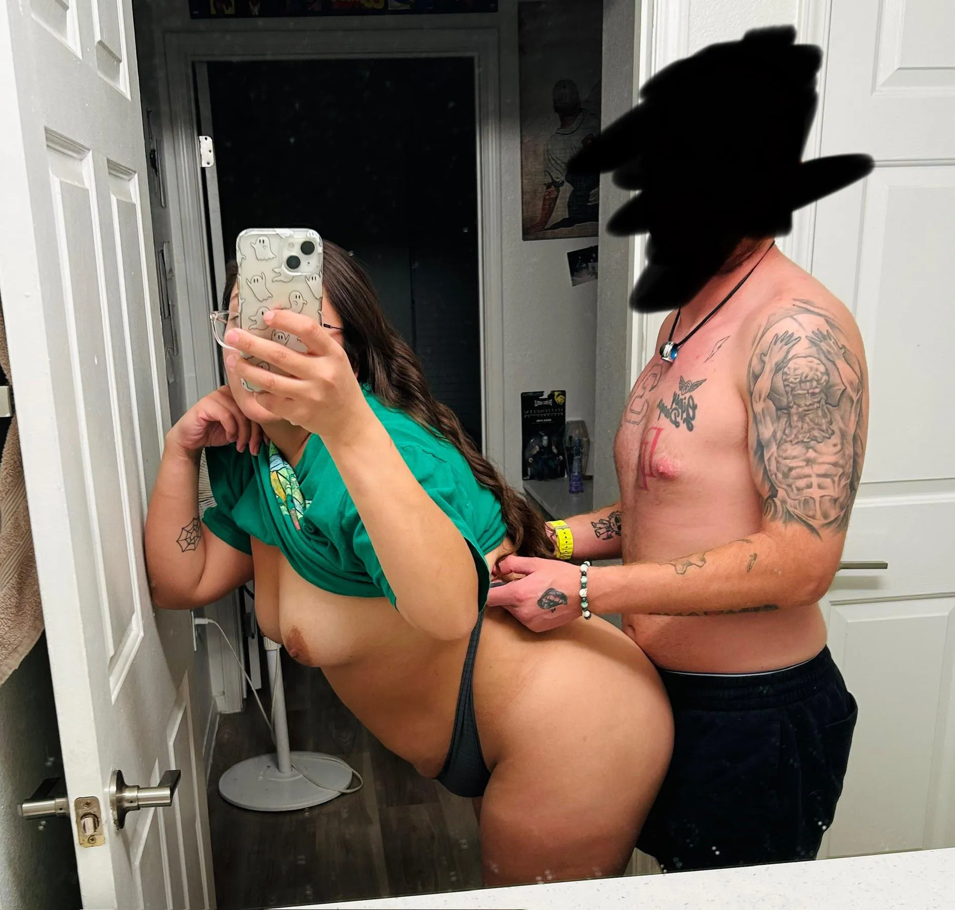 MF 4 MF/F (no single males) mid 20s couple looking for some weekend fun! Hit us up 😜