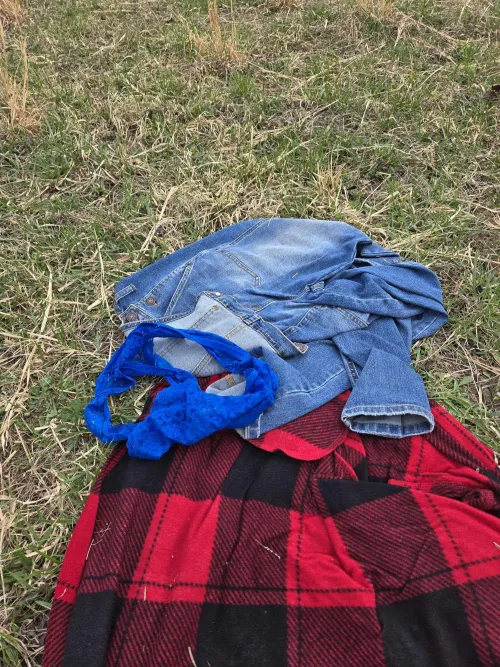 Nothing like having sex in the field!