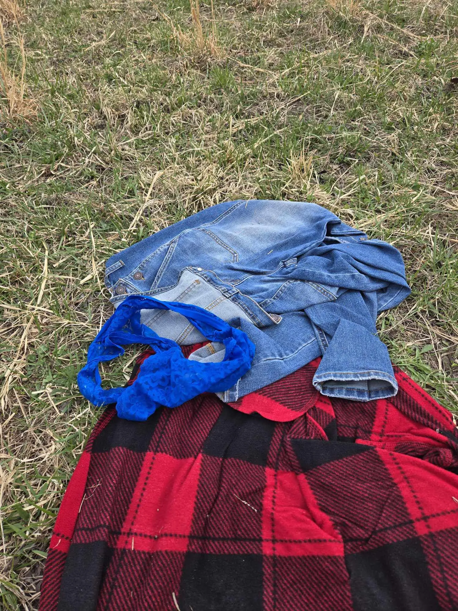 Nothing like having sex in the field!