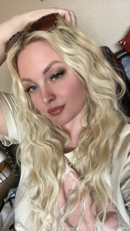 Submit to mommy 💋