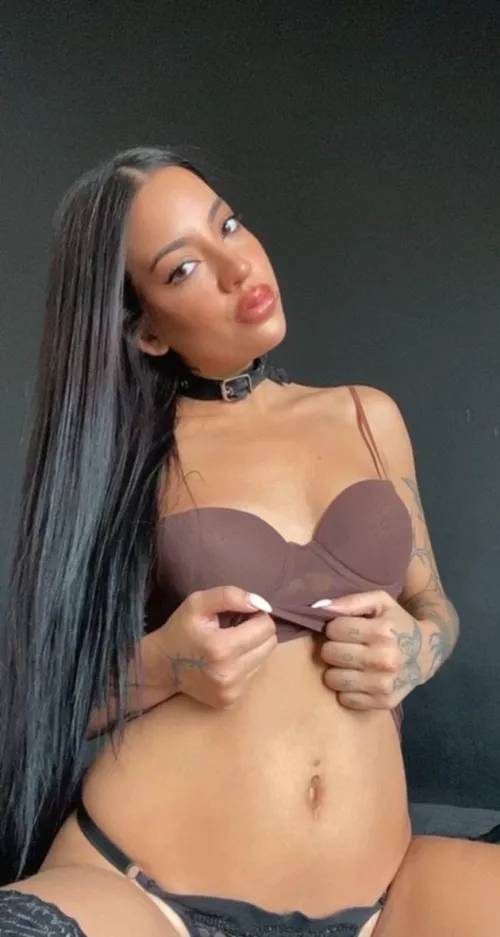 who likes to pull up my top and pull down my panties?