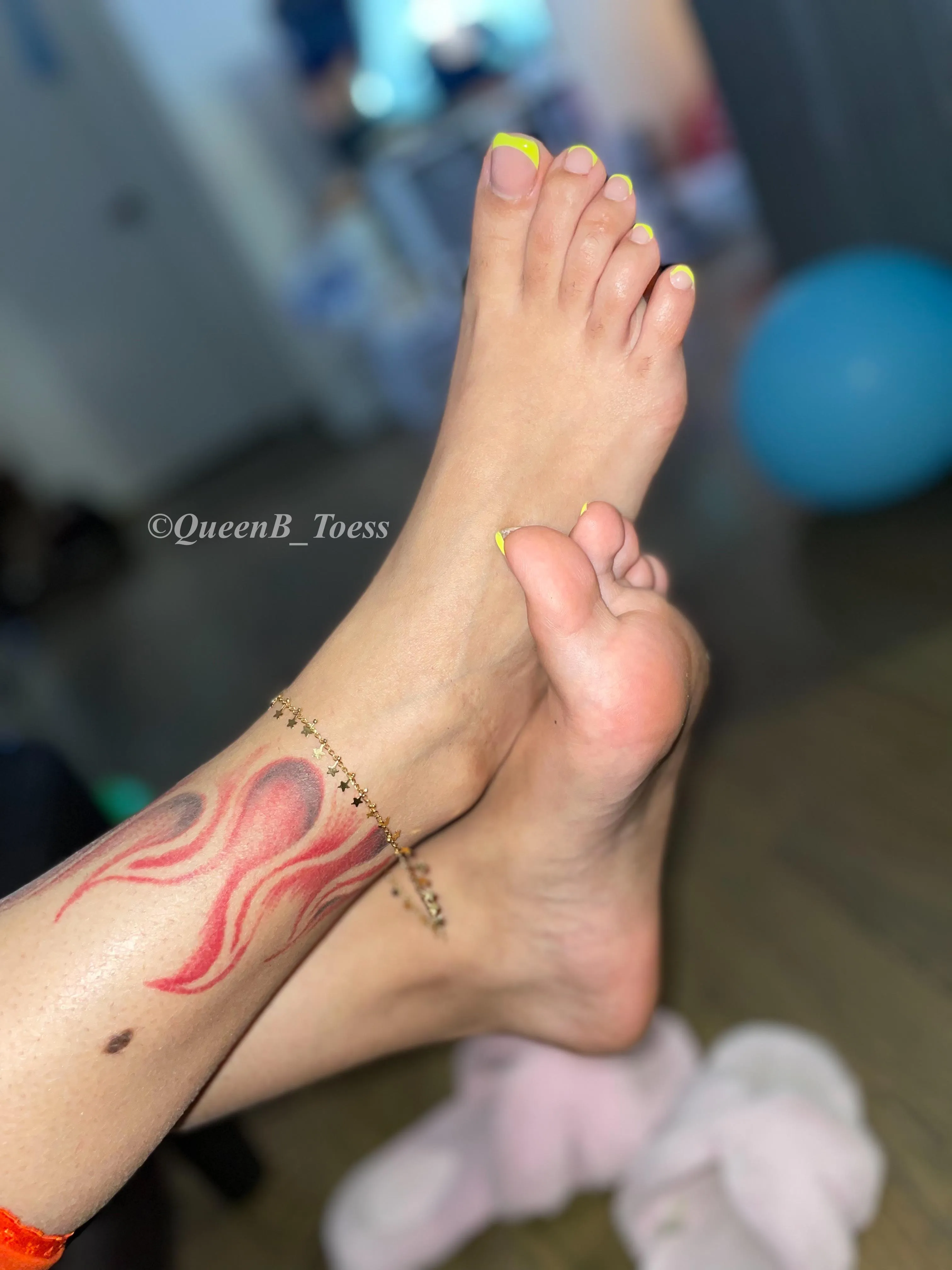 You licking soles or soles first ? 🦶🏻😝