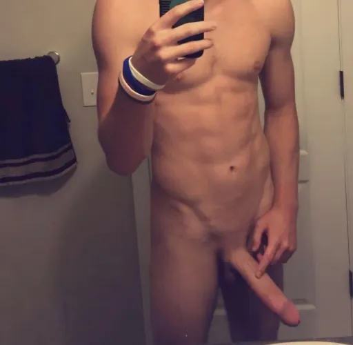 You walk into your bathroom and see me like this. What's your first reaction?😏