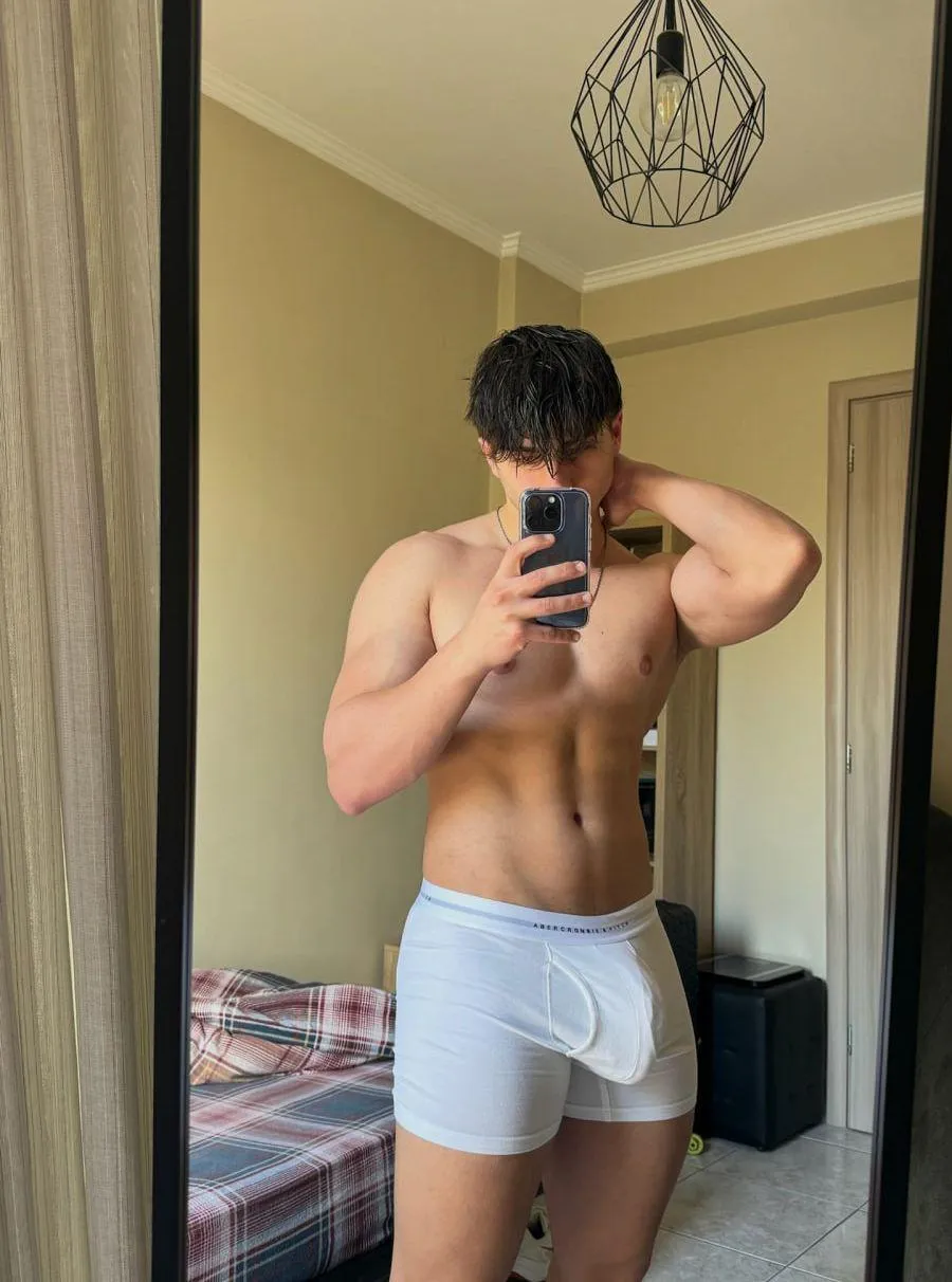 (18) just waiting for a daddy to come along and claim my untouched ass 😏