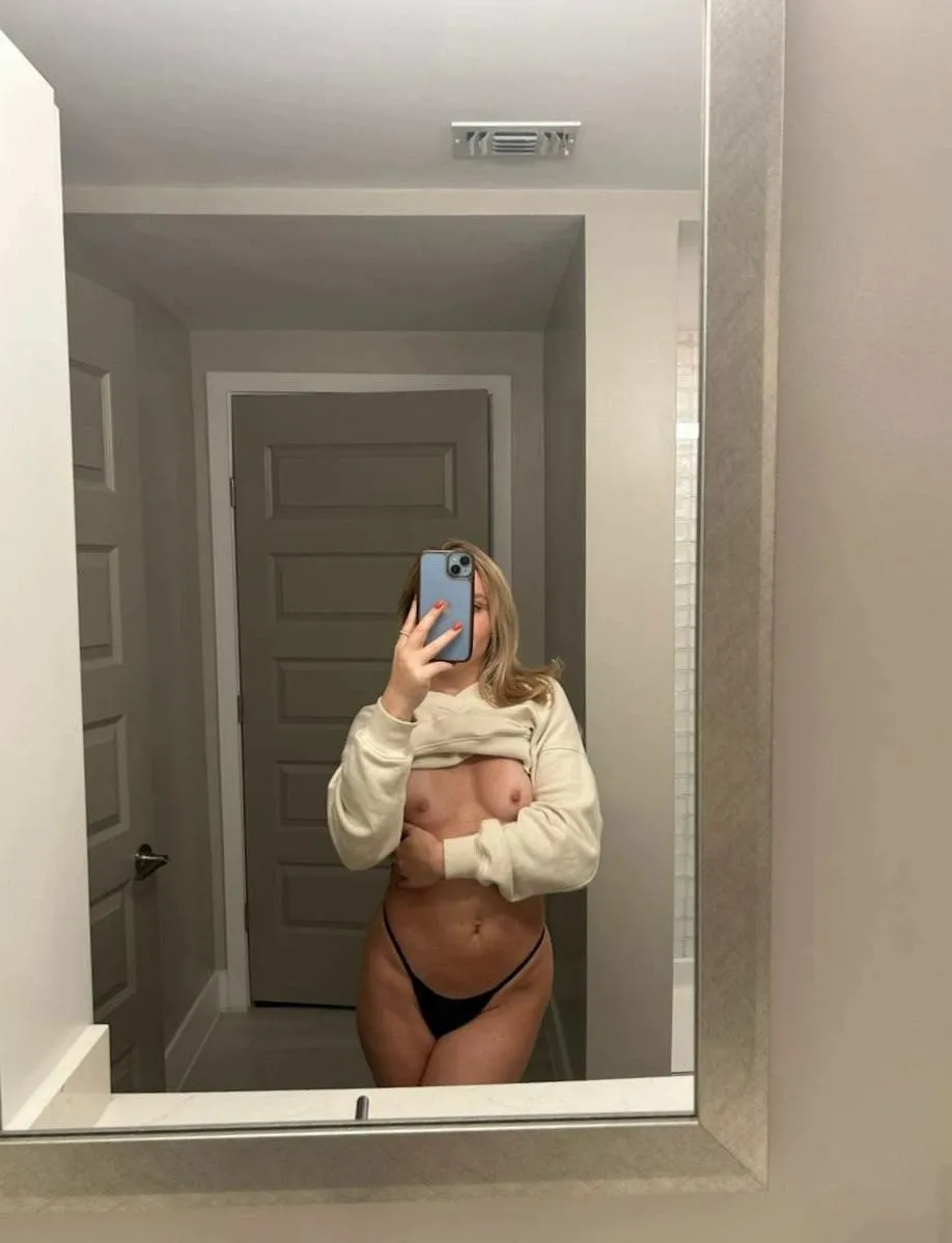 19F looking for a smoking buddy that can make me laugh