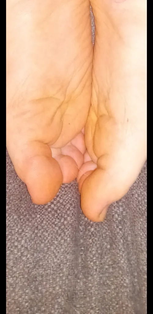 19m so very stinky, who wanna see more of them? dm me