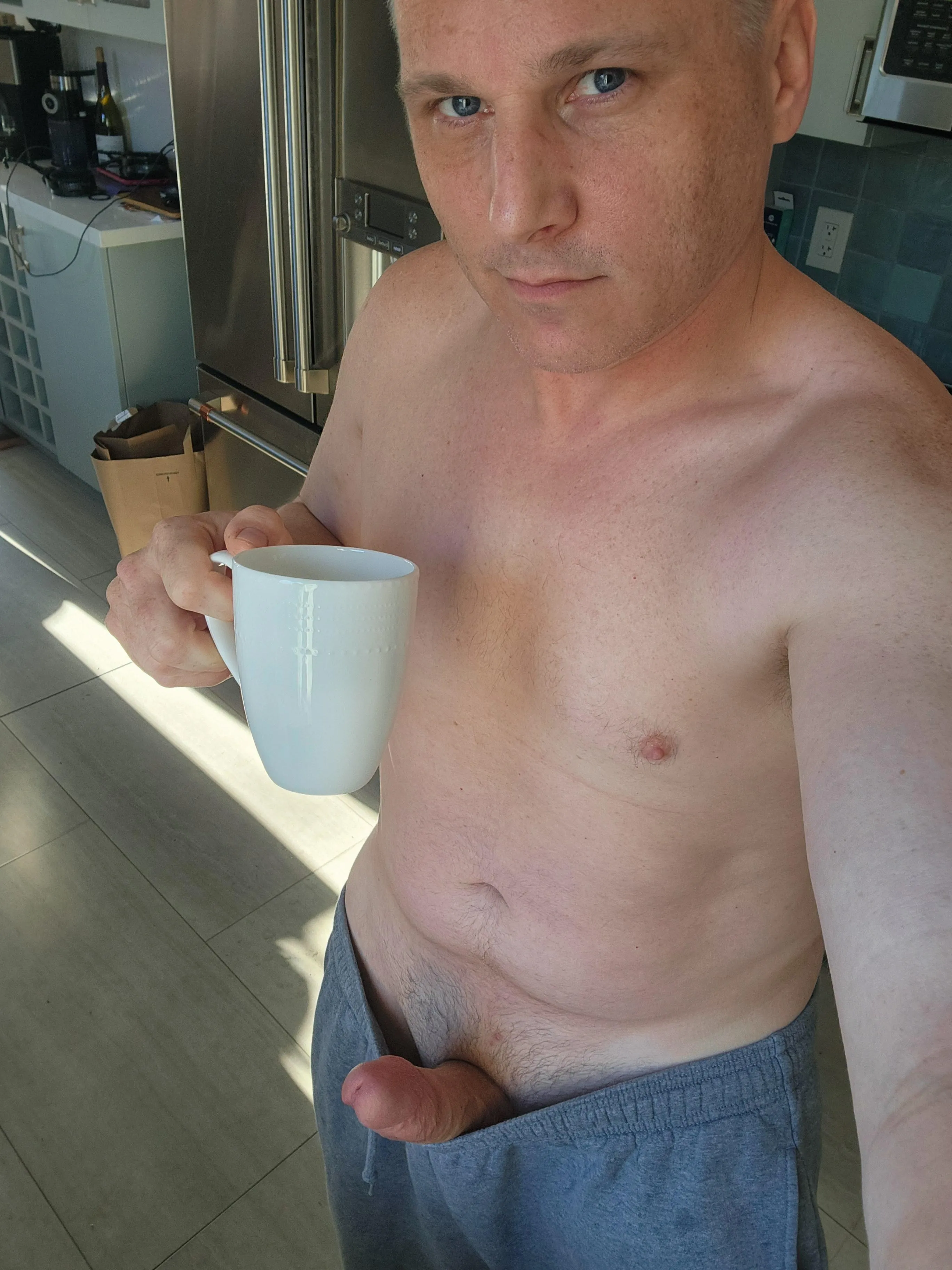 41M <Sacramento> Coffee with the dad next door