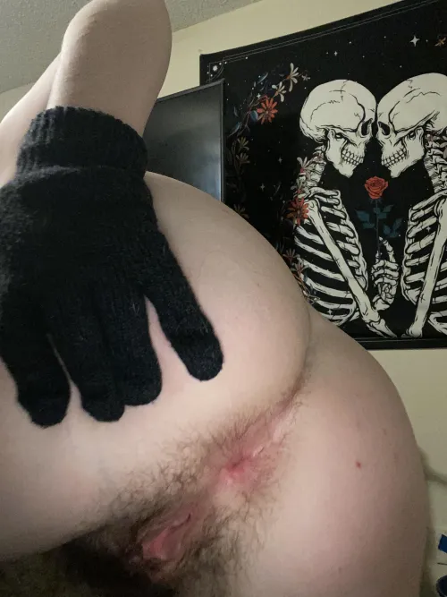 all these farts from today marinating from my rosebud and cheeks