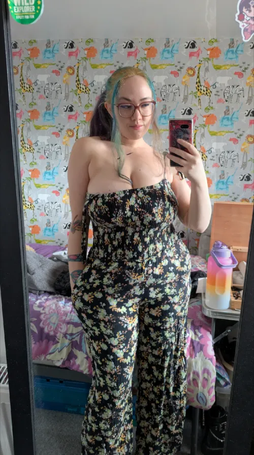 Hoping curvy egirls are someone's type