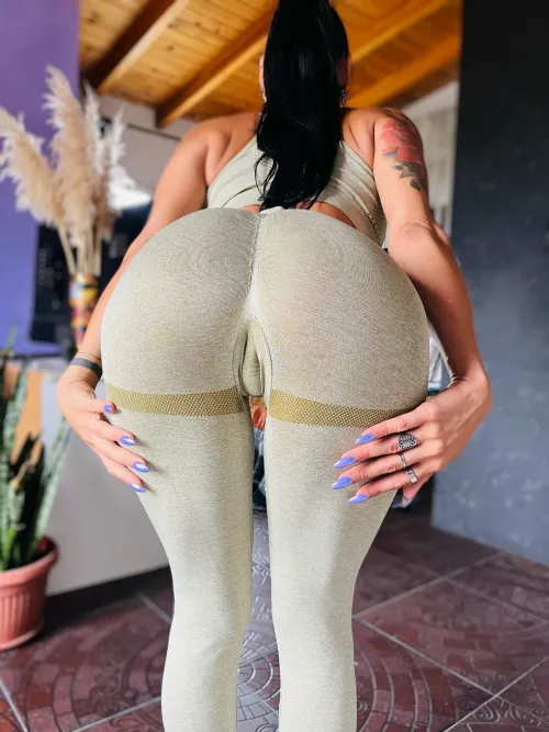 How do these leggings fit me?