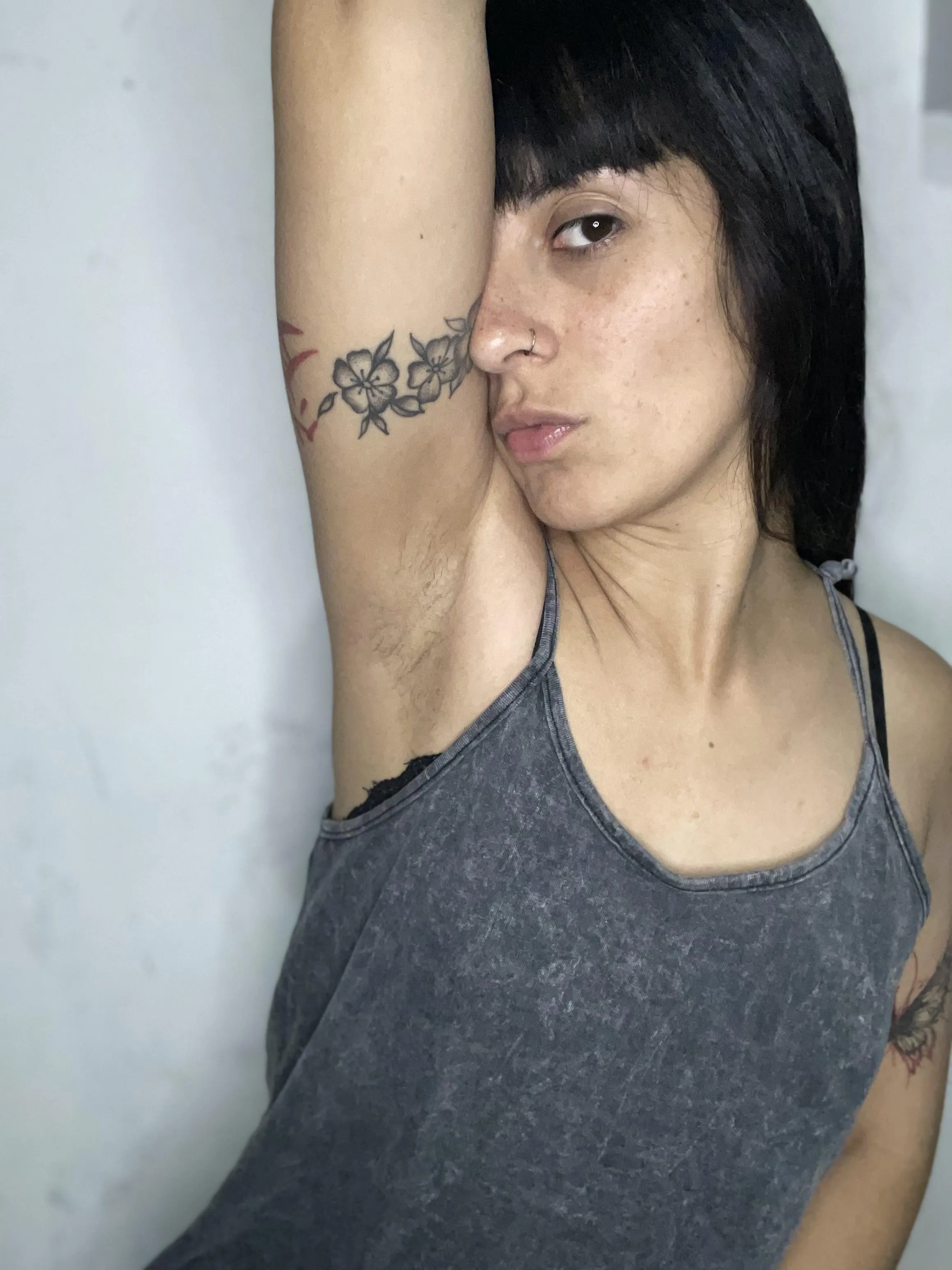 I want a volunteer to smell, suck and lick my armpits, are you in?