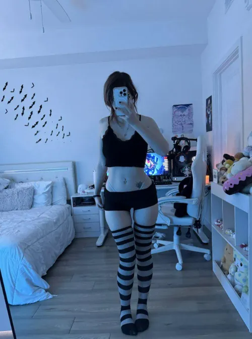 I'm the reason you check your phone at 2am ^^