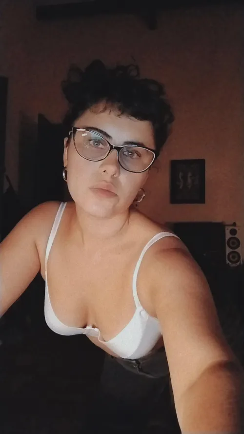 Intellectual and horny 🔥