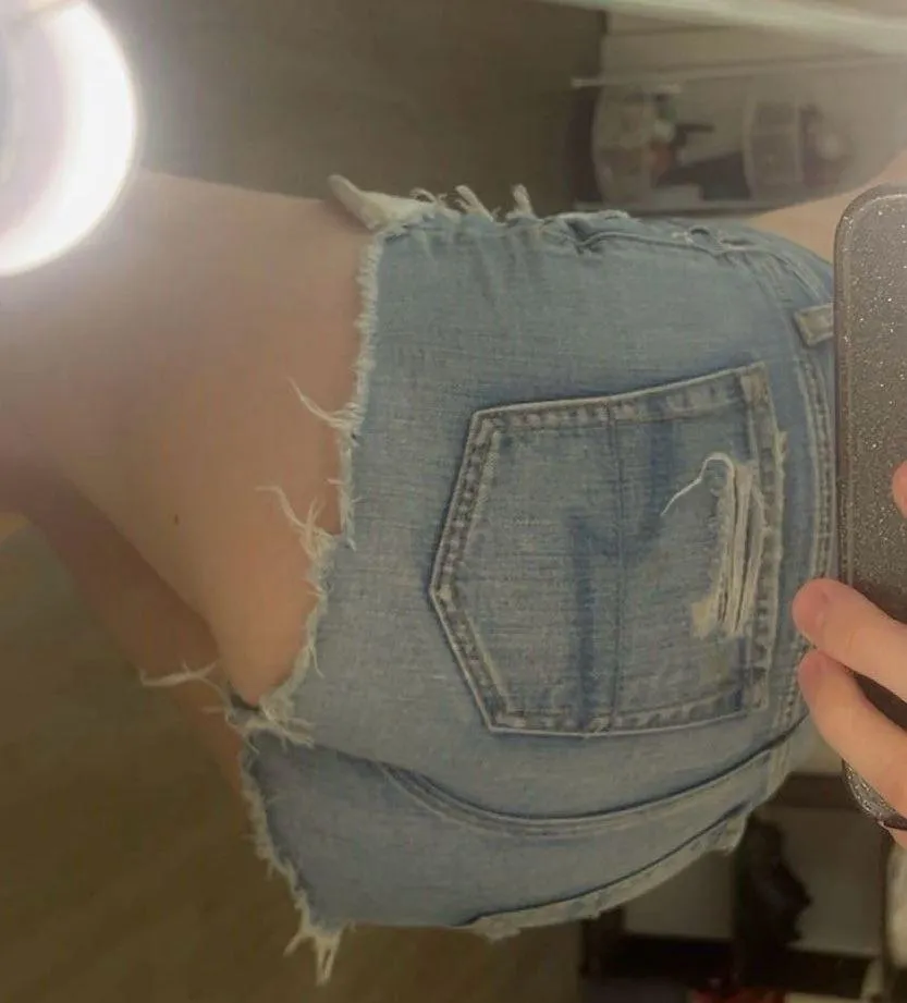 Just my little ass hanging out of some summer specialsss☺️