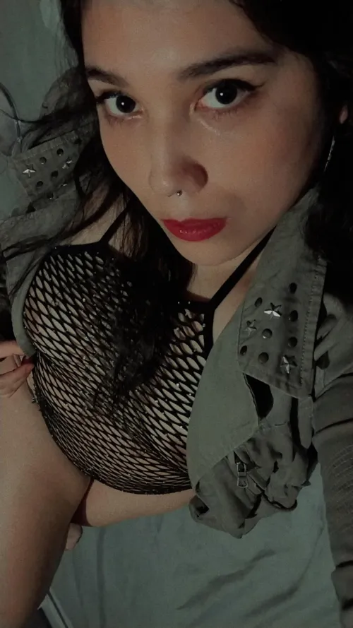 Latina girl with a captivating look