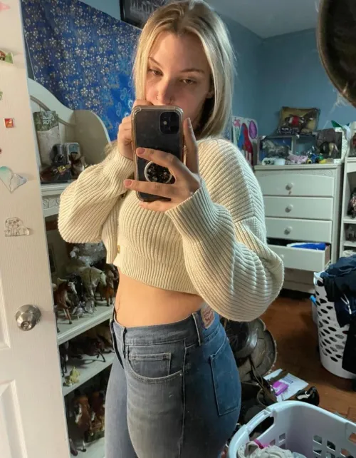 Let the day doing laundry and cleaning begin 😭 I usually love doing it but today I just wanna lay in bed and b lazy asf…