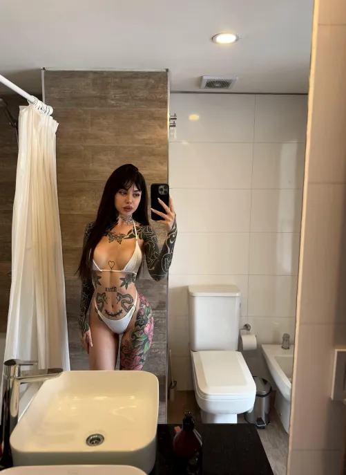 my tattooed body can make your cock throb