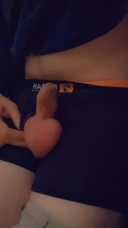 Outsize, bully and humiliate this desperate straight beta 😭