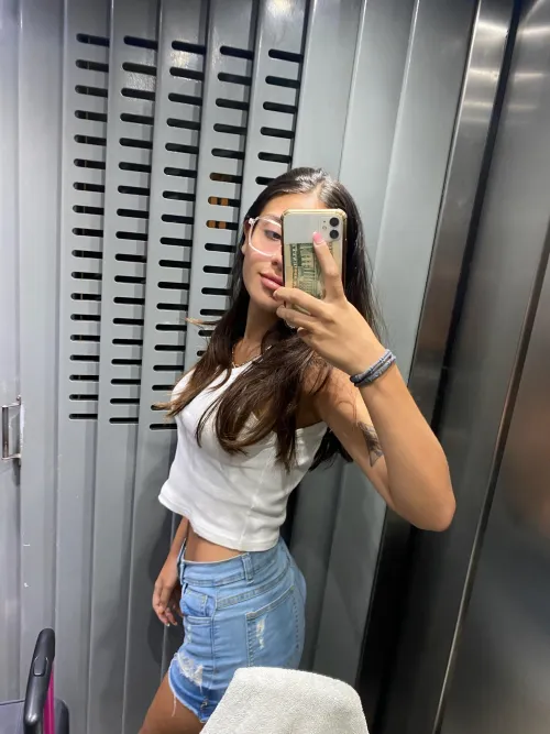 Say yes if you'd like to fuck me on our first date