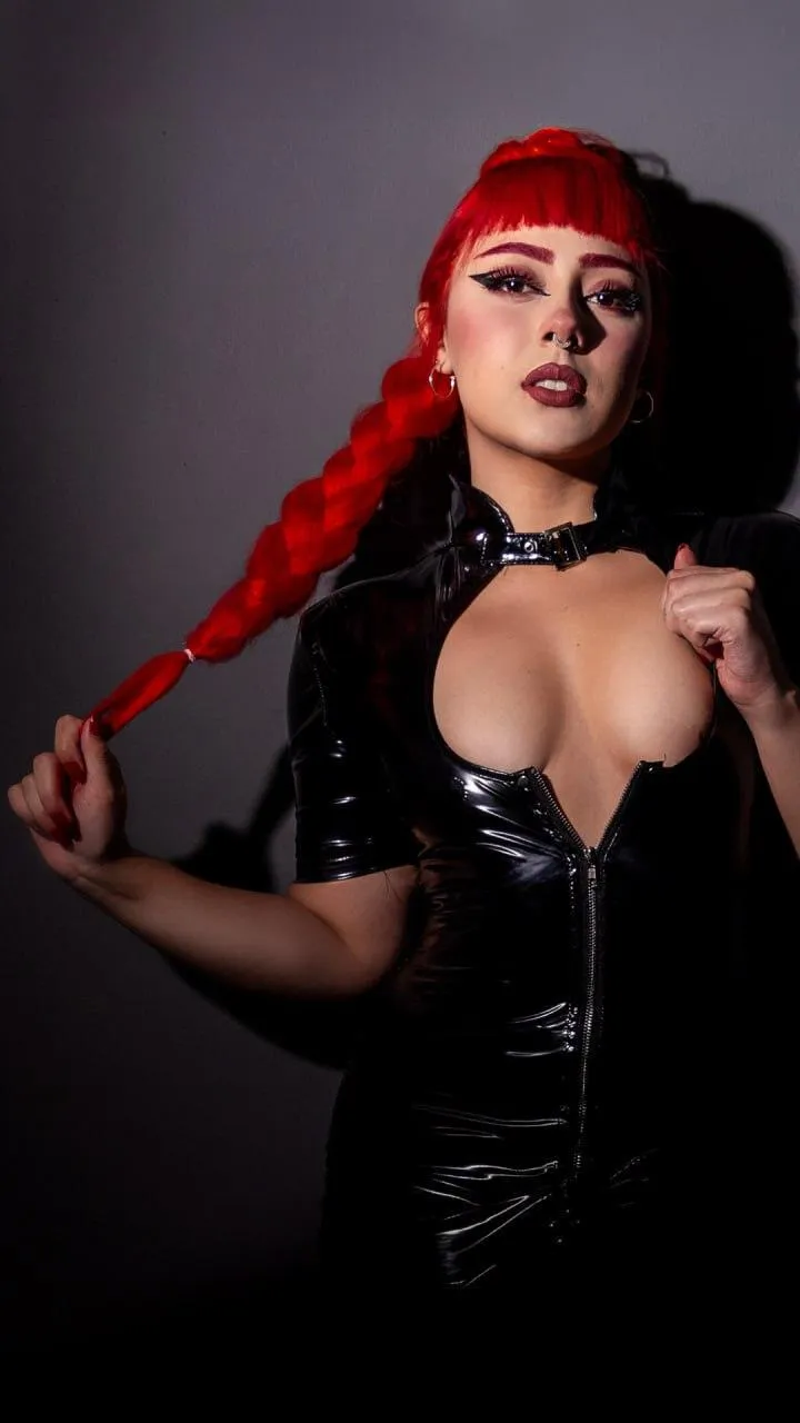 The caption is cute… but the cmmnts? 🔥