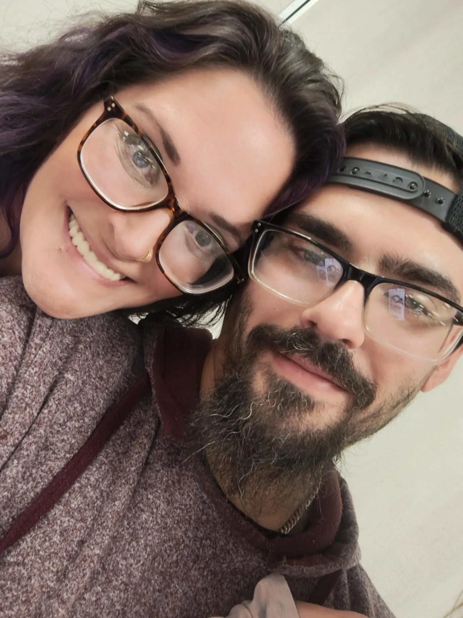 32/38 [MF4F/MF] - Couple with a room booked in Grove City looking for couples or single women