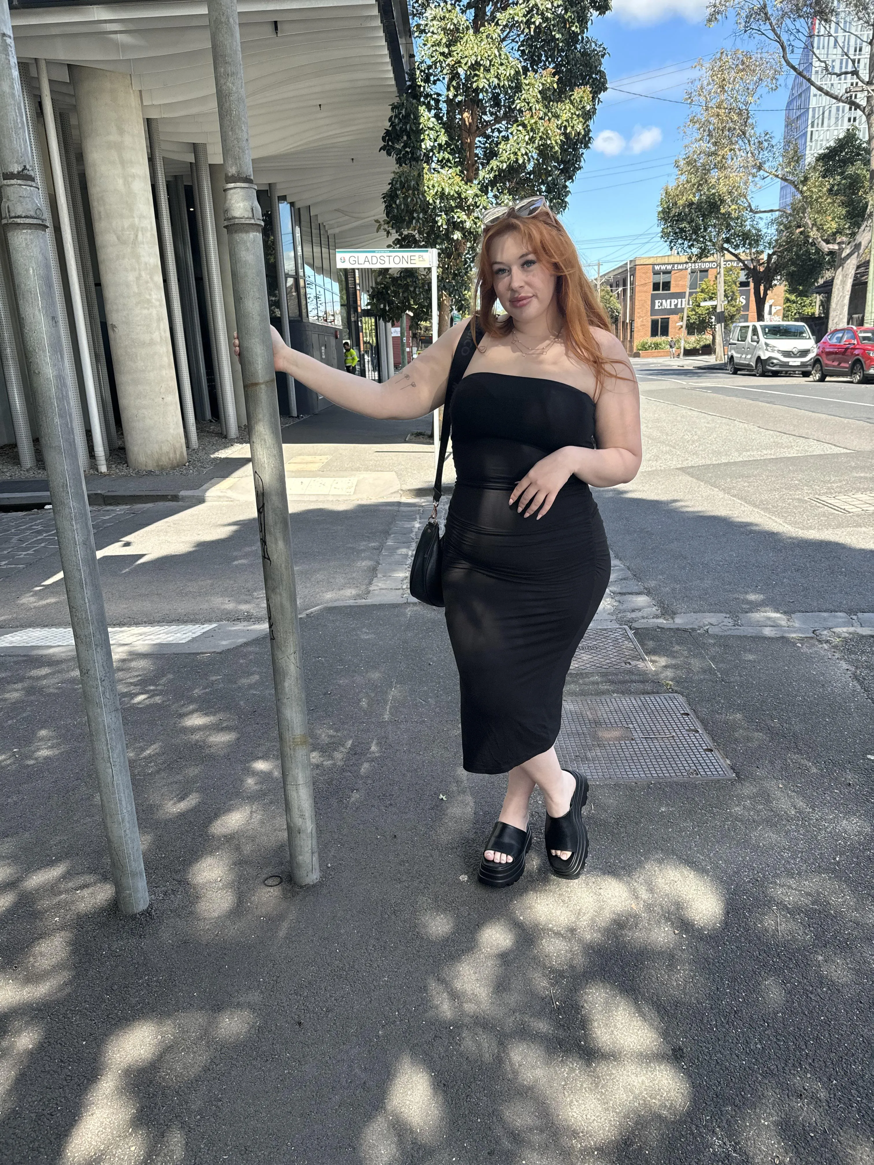 A tight dress in a big girl is always 🤤