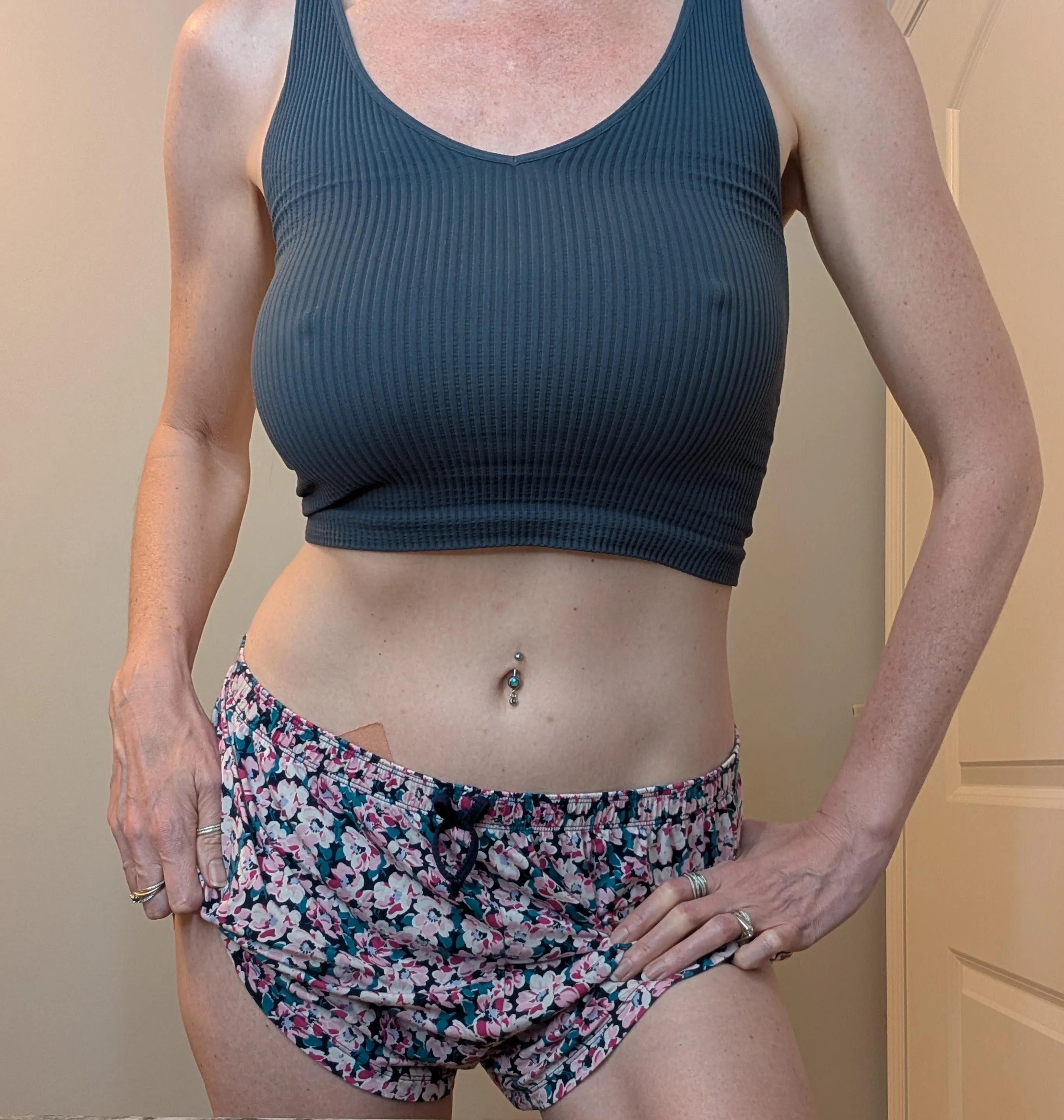 Been in my jammies all day, time to head out on the town! Hubby's curious...should I wear a bra or FREE THE BOOBIES 😁???