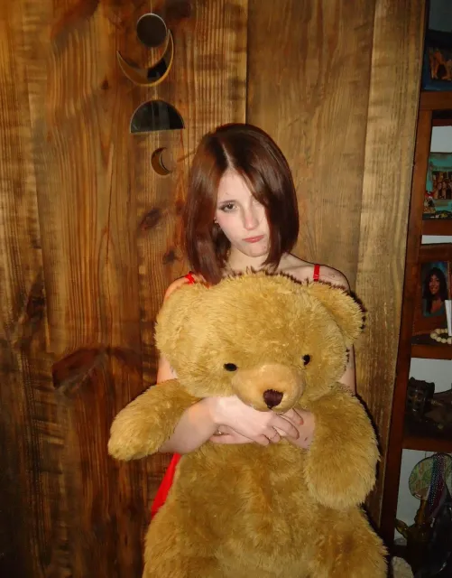 can i be your naughty little girl..