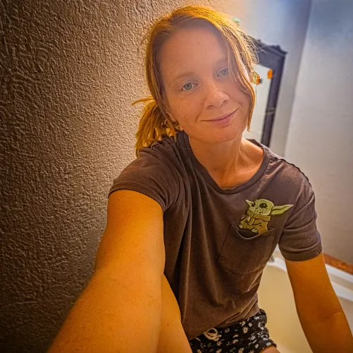 just sitting here, being the reason your screen brightness is all the way up📱 [Return Our 3P Tools/Apps]