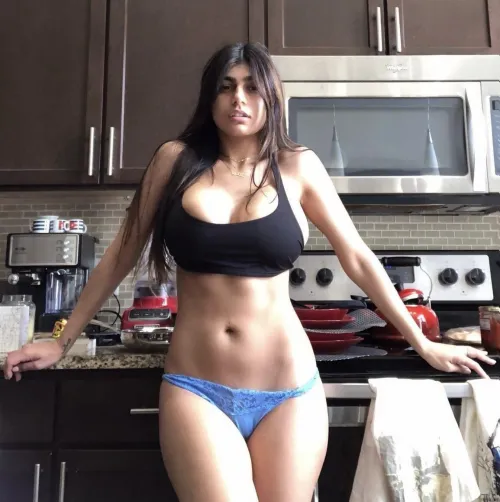 Mia in her kitchen