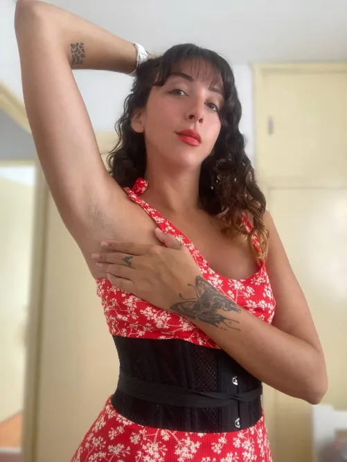 My armpits are your new home, do you dare to settle there?